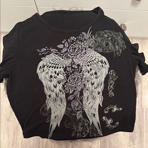 ROMWE Black Graphic Crop Top with Intricate Design